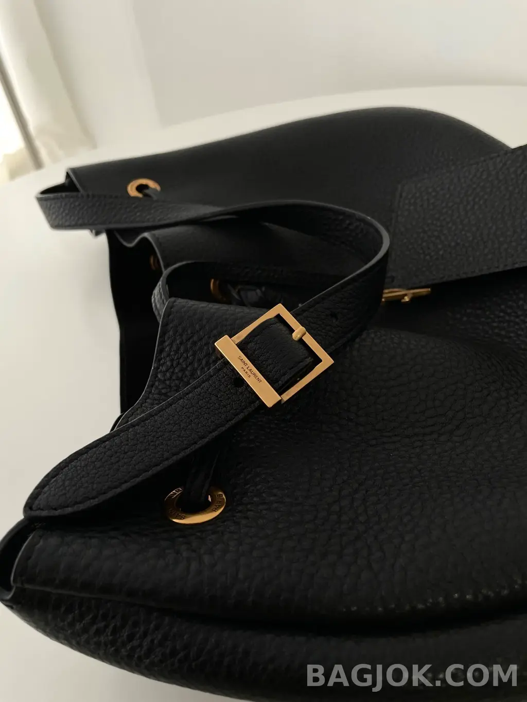 생로랑 Saint Laurent PARIS VII 호보백 그레인 레더 스몰 상세 이미지