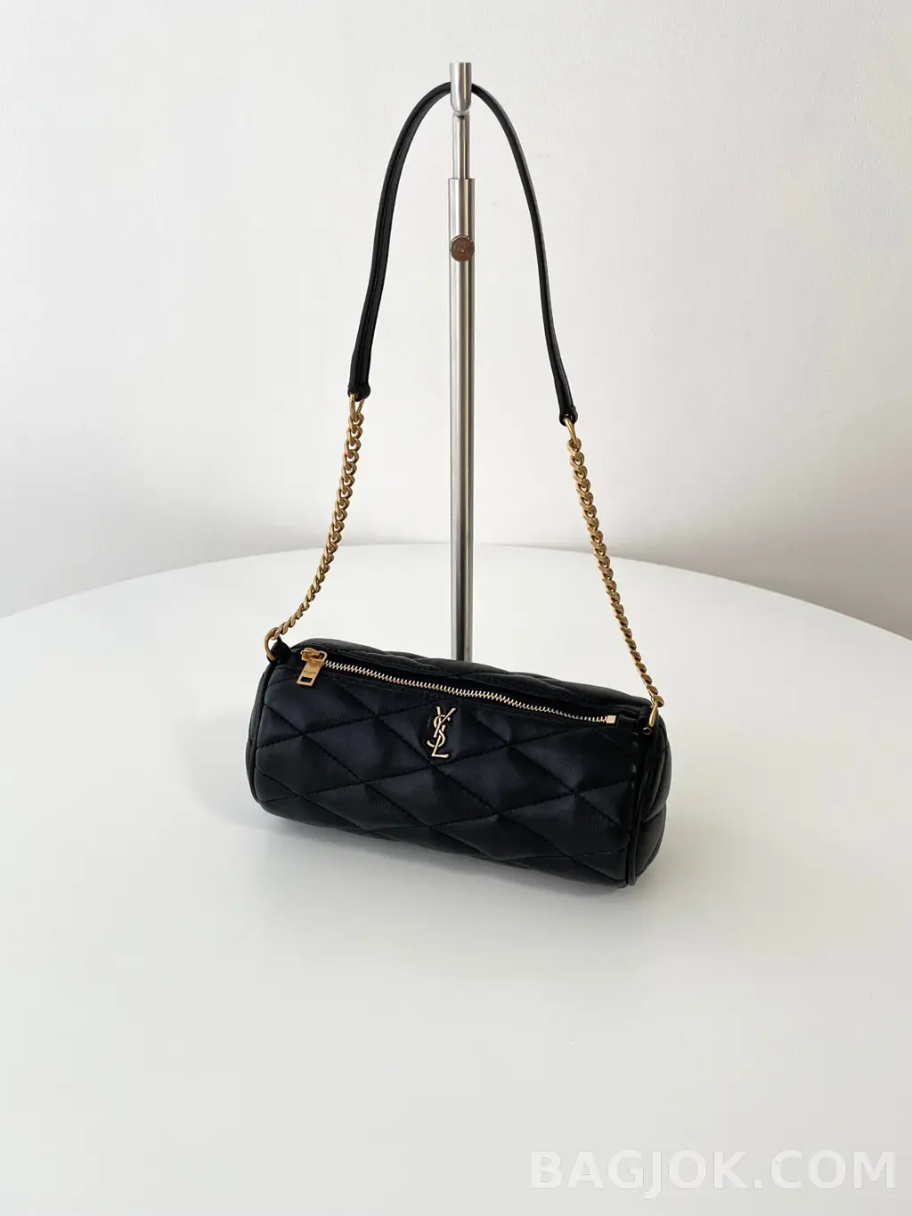 생로랑 Saint Laurent SADE 튜브 백 미니 퀄팅 램스킨 상세 이미지