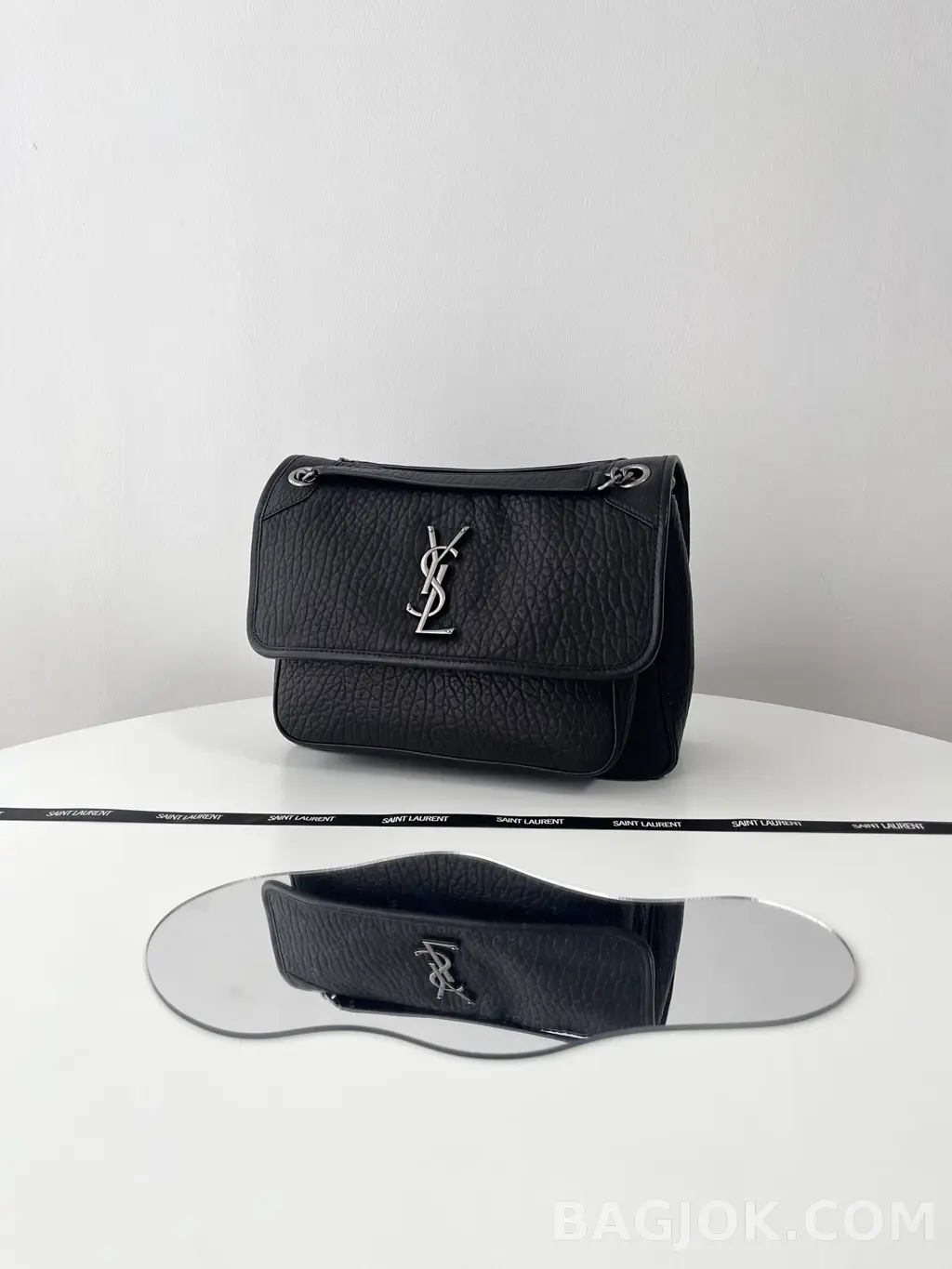 생로랑 Saint Laurent 니키백 그레인 램스킨 미디움 상세 이미지