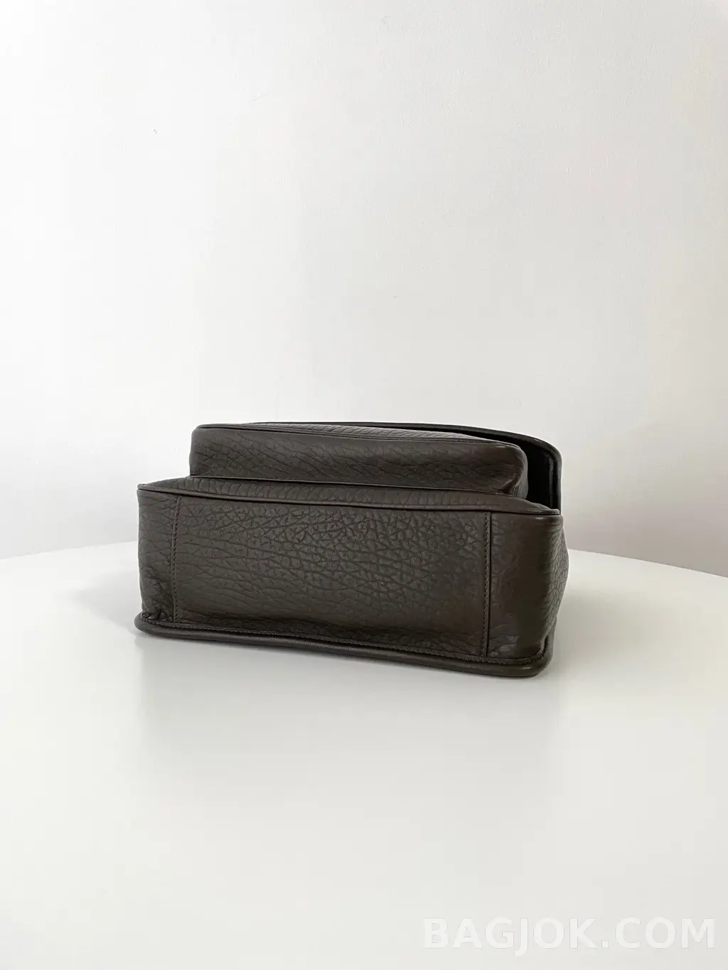 생로랑 Saint Laurent 니키백 그레인 램스킨 미디움 상세 이미지