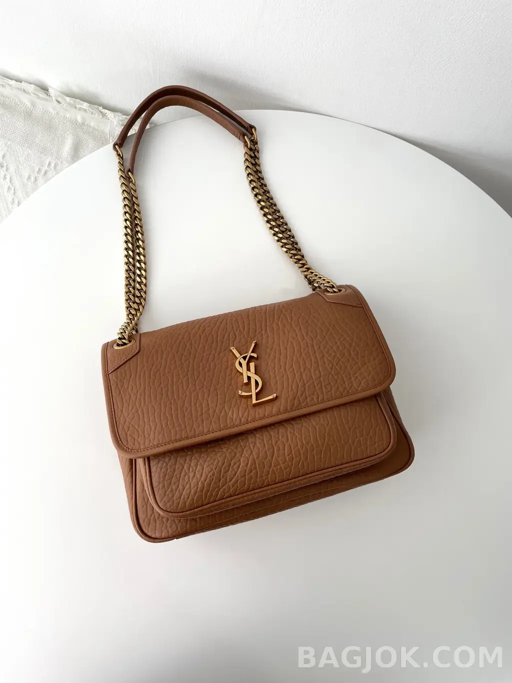 생로랑 Saint Laurent 니키백 그레인 램스킨 미디움 상세 이미지