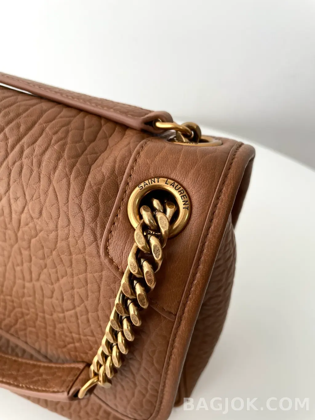 생로랑 Saint Laurent 니키백 그레인 램스킨 미디움 상세 이미지