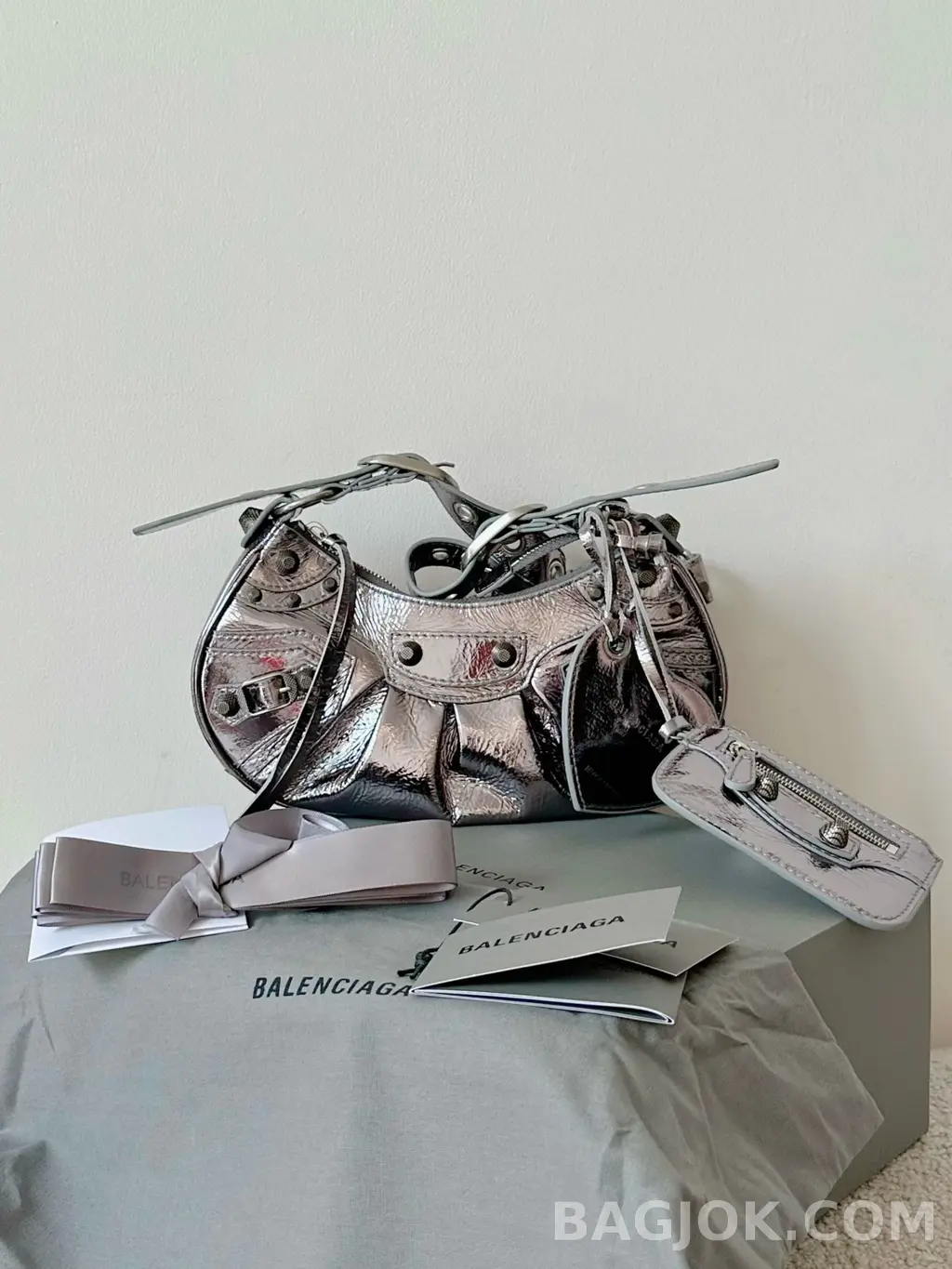 발렌시아가 Balenciaga 르 카골 숄더백 XS 상세 이미지