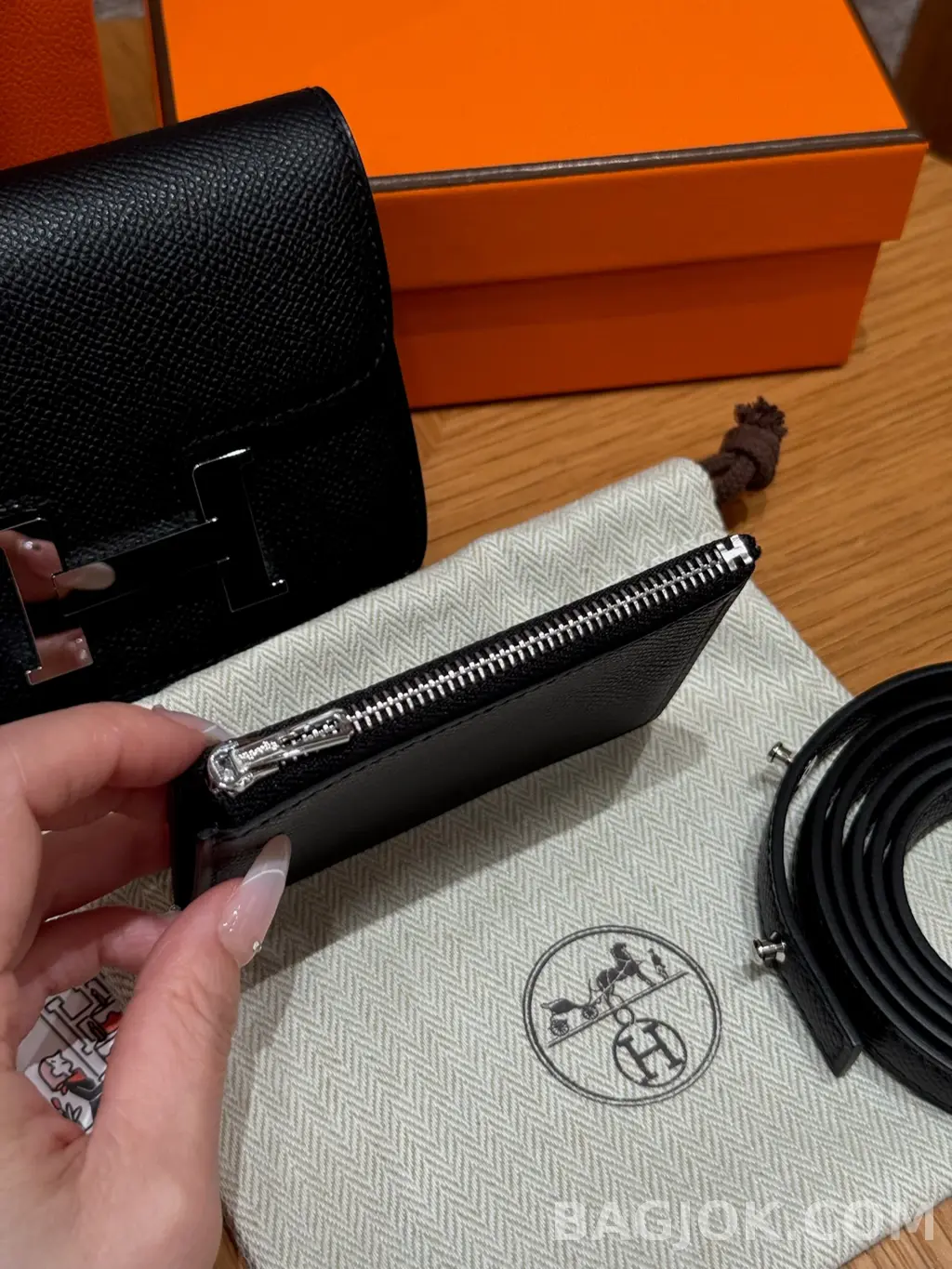 에르메스 Hermes 콘스탄스 슬림 지갑 앱송 상세 이미지