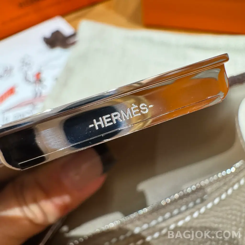 에르메스 Hermes 콘스탄스 슬림 지갑 앱송 상세 이미지