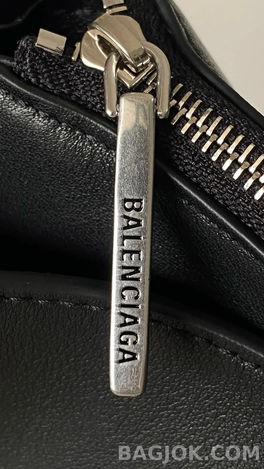 발렌시아가 Balenciaga 로데오 슬링 포셰트백 상세 이미지