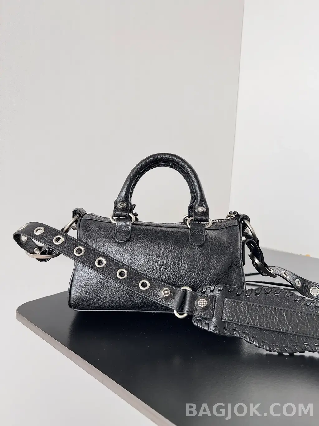 발렌시아가 Balenciaga 르 카골 스몰 더플백 상세 이미지