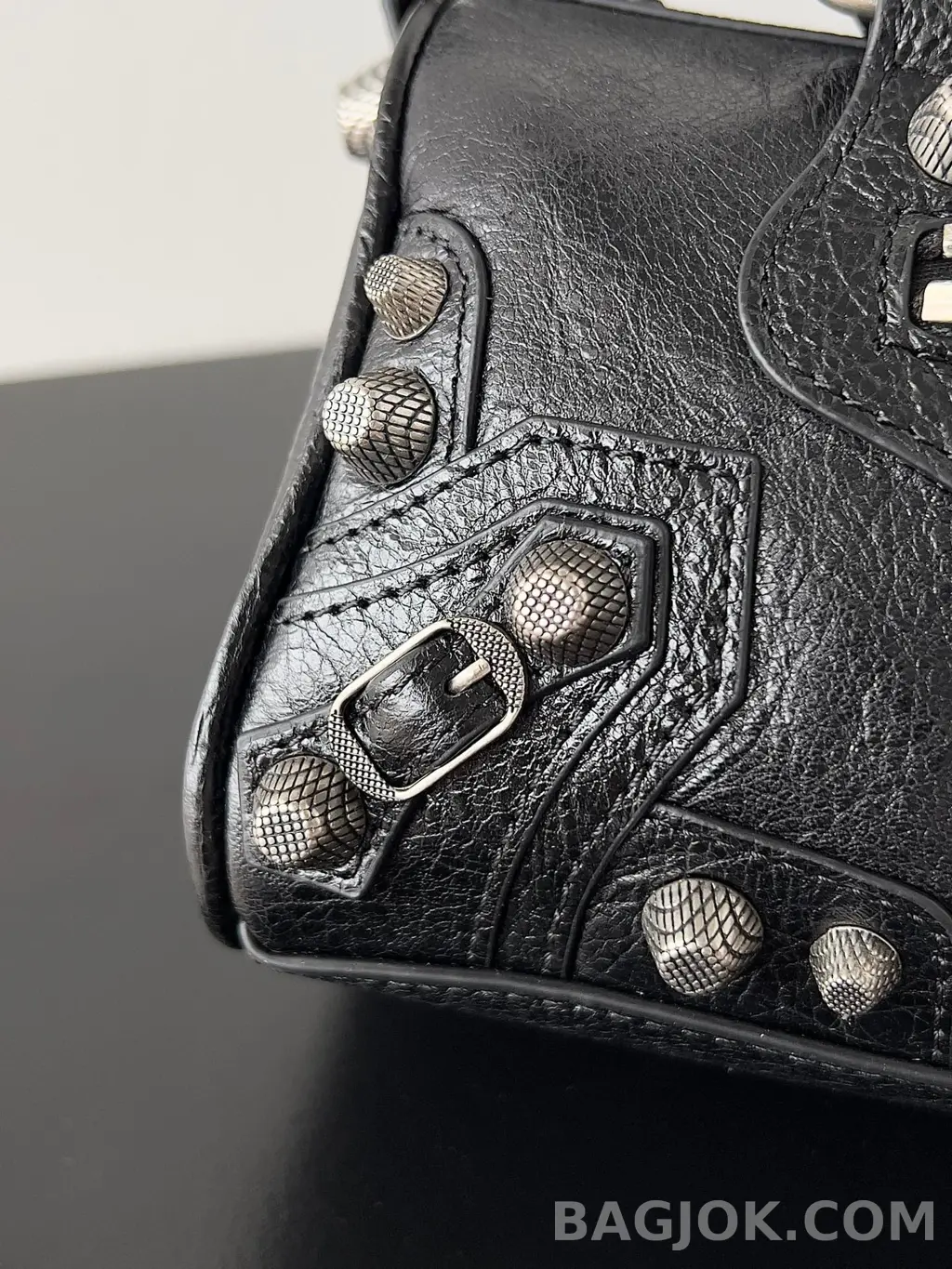 발렌시아가 Balenciaga 르 카골 스몰 더플백 상세 이미지