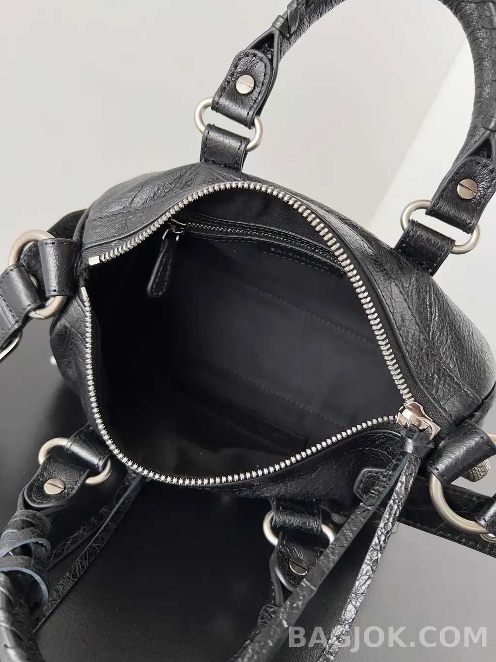 발렌시아가 Balenciaga 르 카골 스몰 더플백 상세 이미지