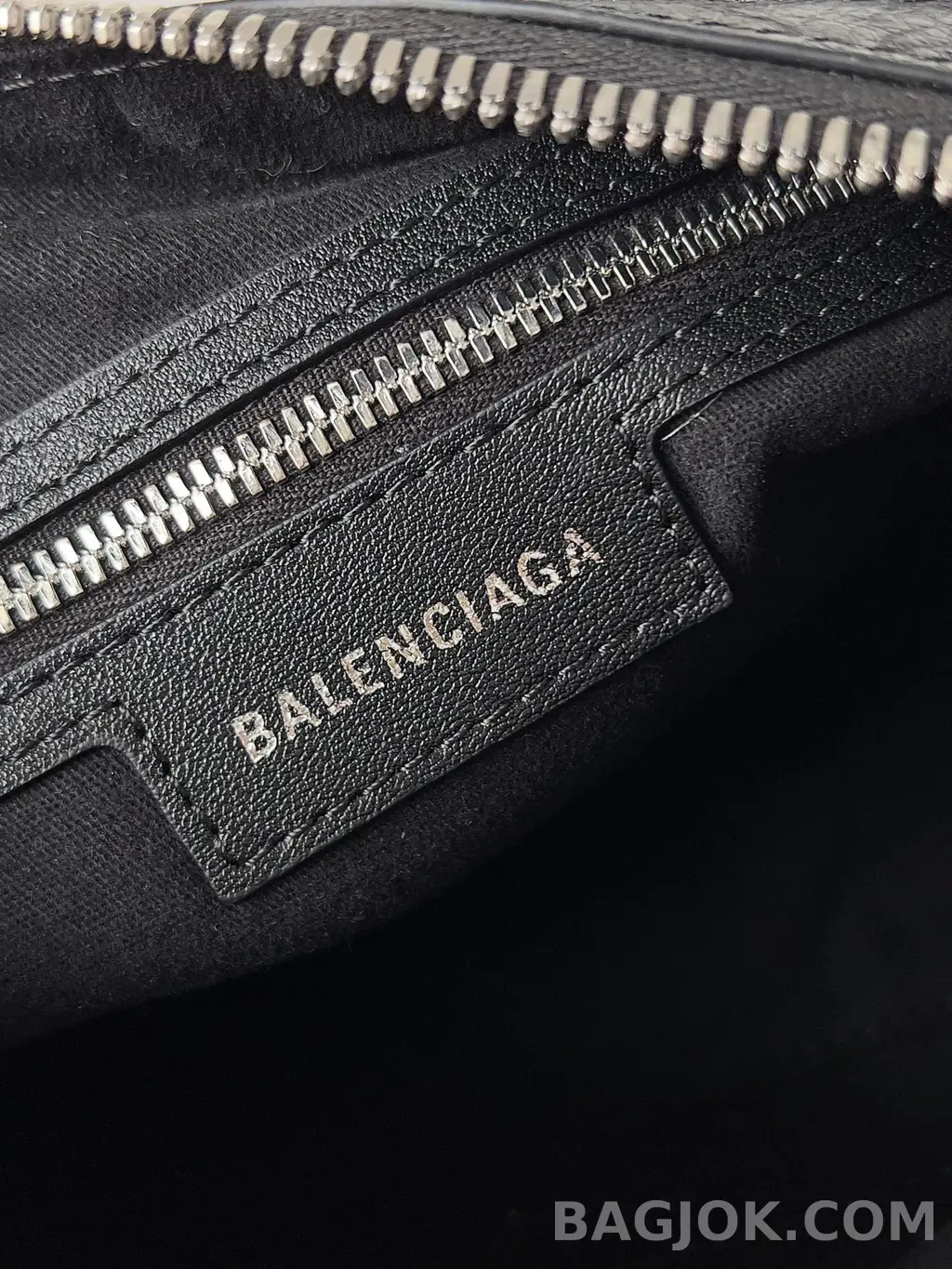 발렌시아가 Balenciaga 르 카골 스몰 더플백 상세 이미지