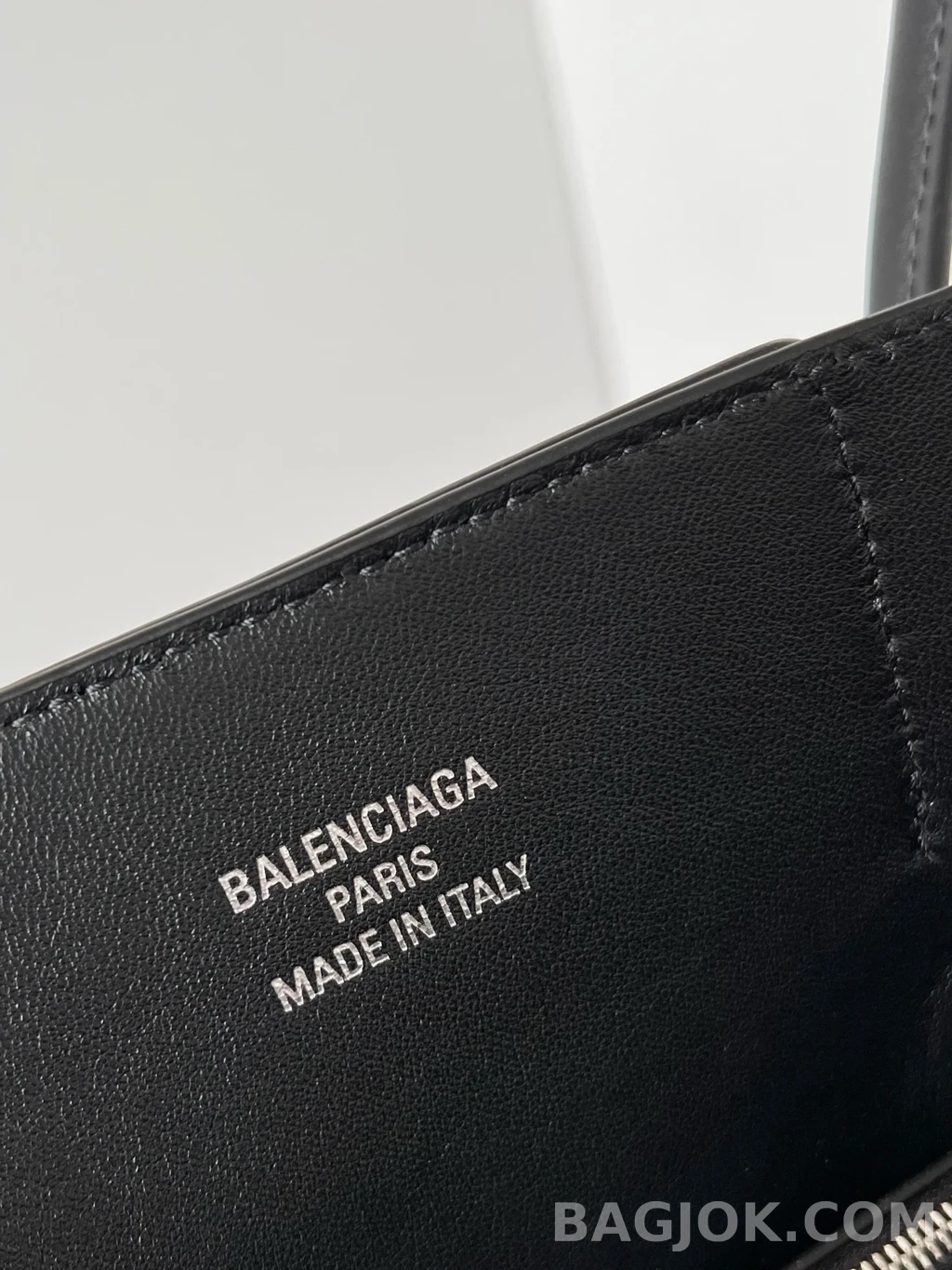 발렌시아가 Balenciaga 벨 에어 캐리 올 백 미디움 상세 이미지