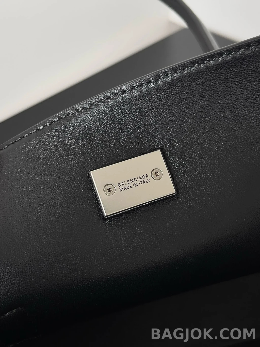 발렌시아가 Balenciaga 벨 에어 캐리 올 백 미디움 상세 이미지