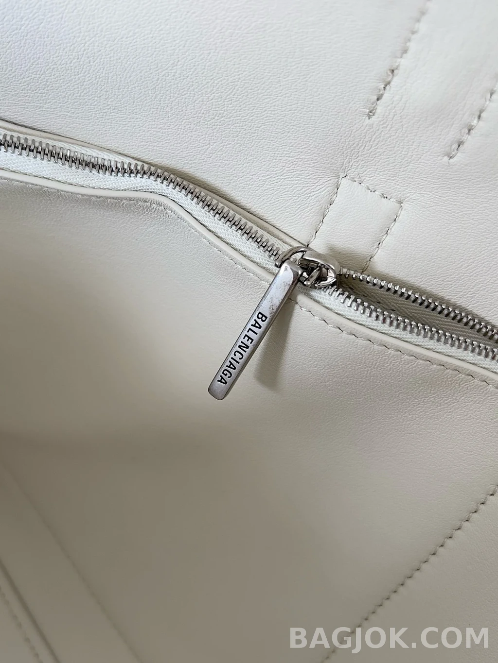 발렌시아가 Balenciaga 벨 에어 캐리 올 백 미디움 상세 이미지