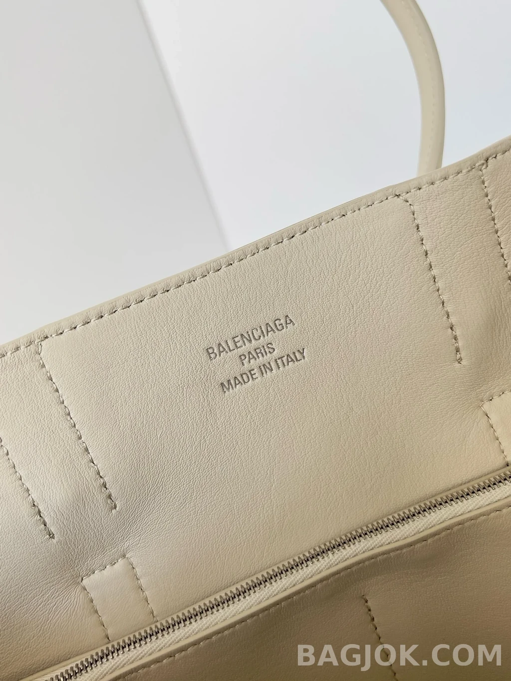 발렌시아가 Balenciaga 벨 에어 캐리 올 백 미디움 상세 이미지