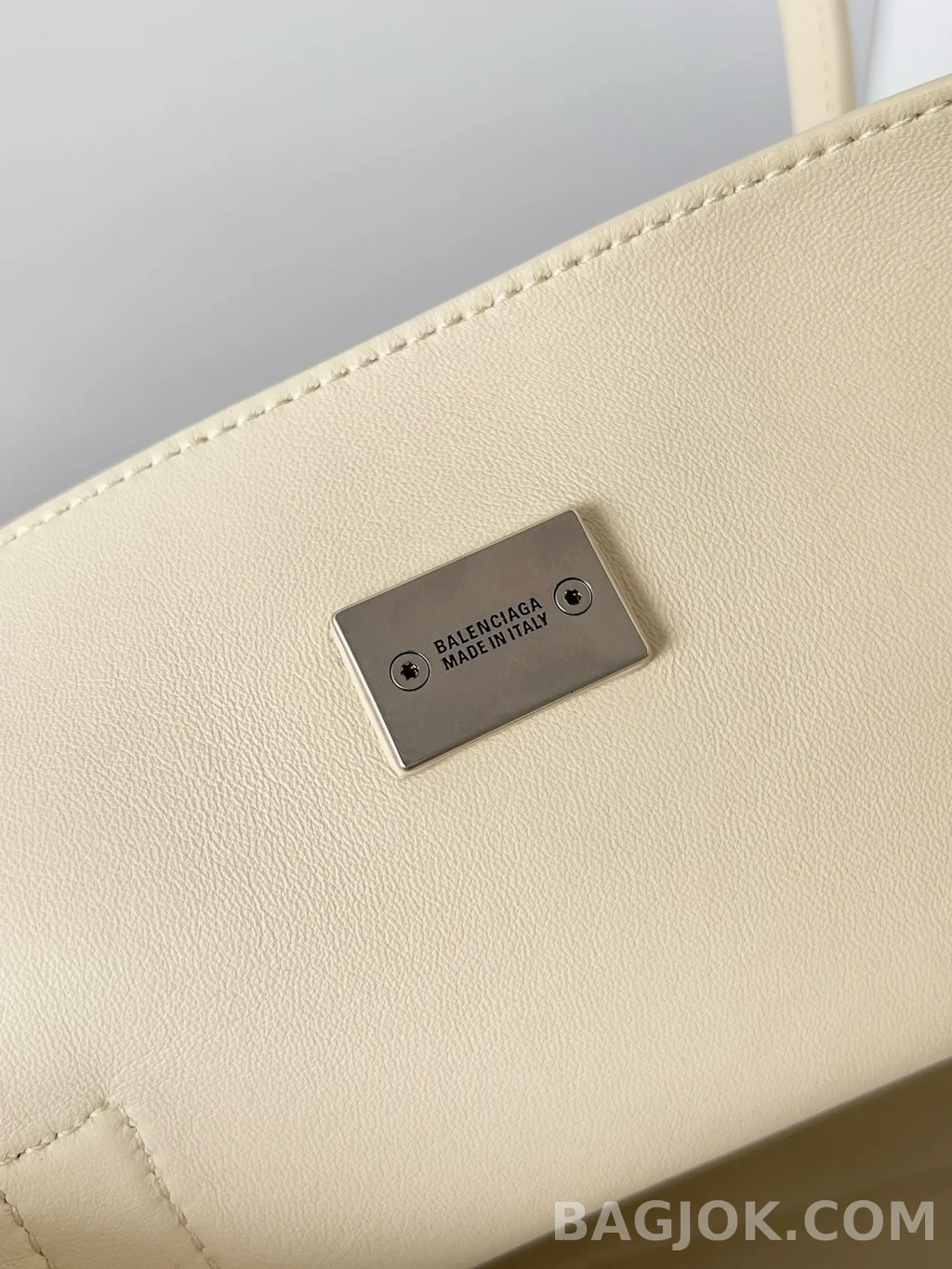 발렌시아가 Balenciaga 벨 에어 캐리 올 백 미디움 상세 이미지
