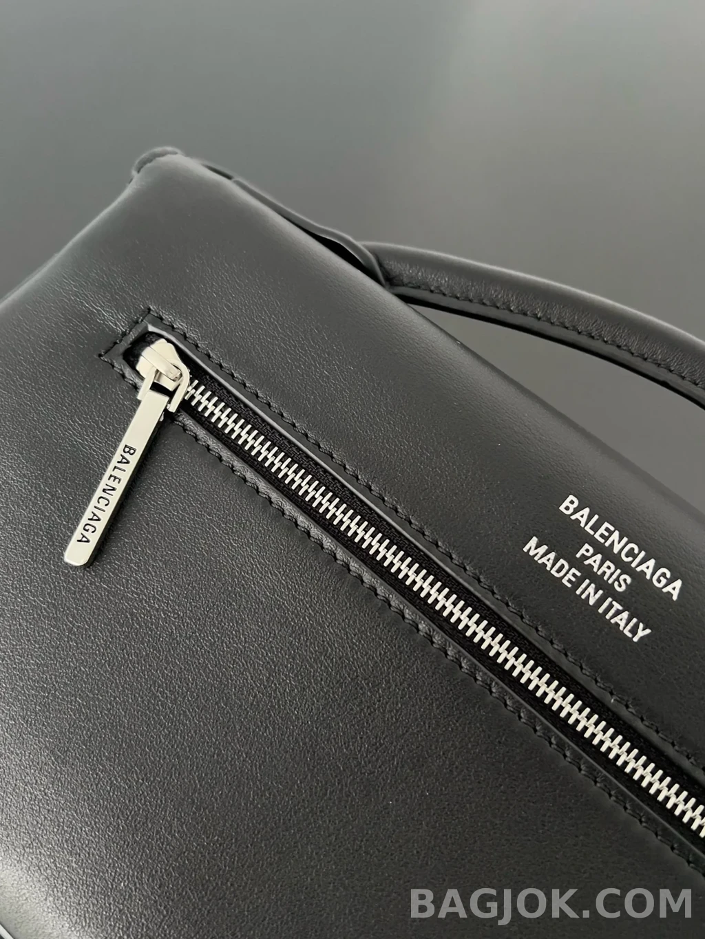 발렌시아가 Balenciaga 벨 에어 클러치 온 스트랩 스몰 상세 이미지