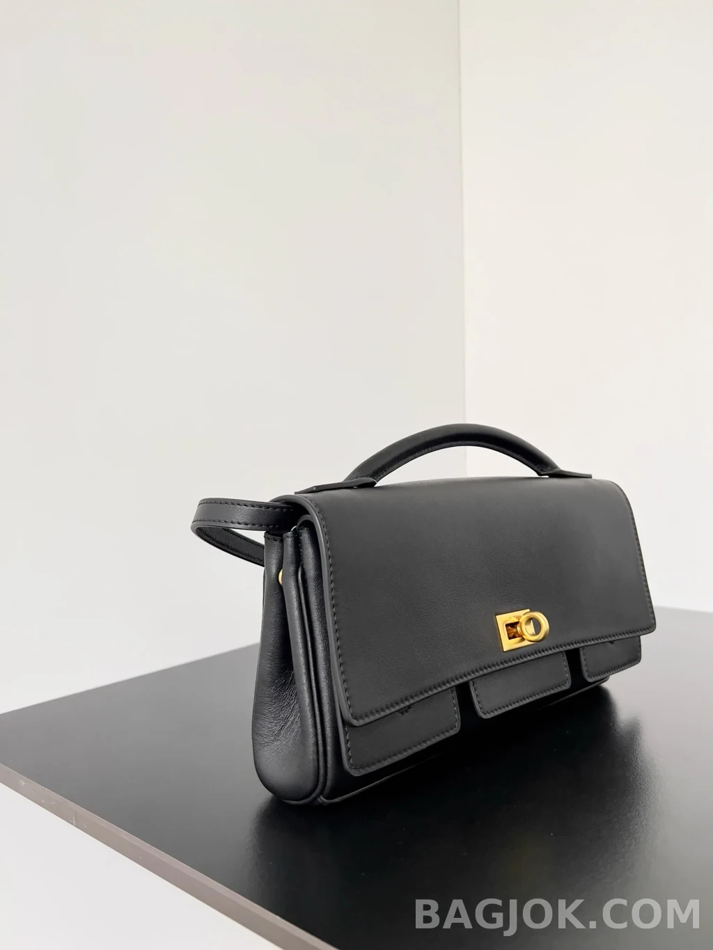 발렌시아가 Balenciaga 벨 에어 클러치 온 스트랩 스몰 상세 이미지