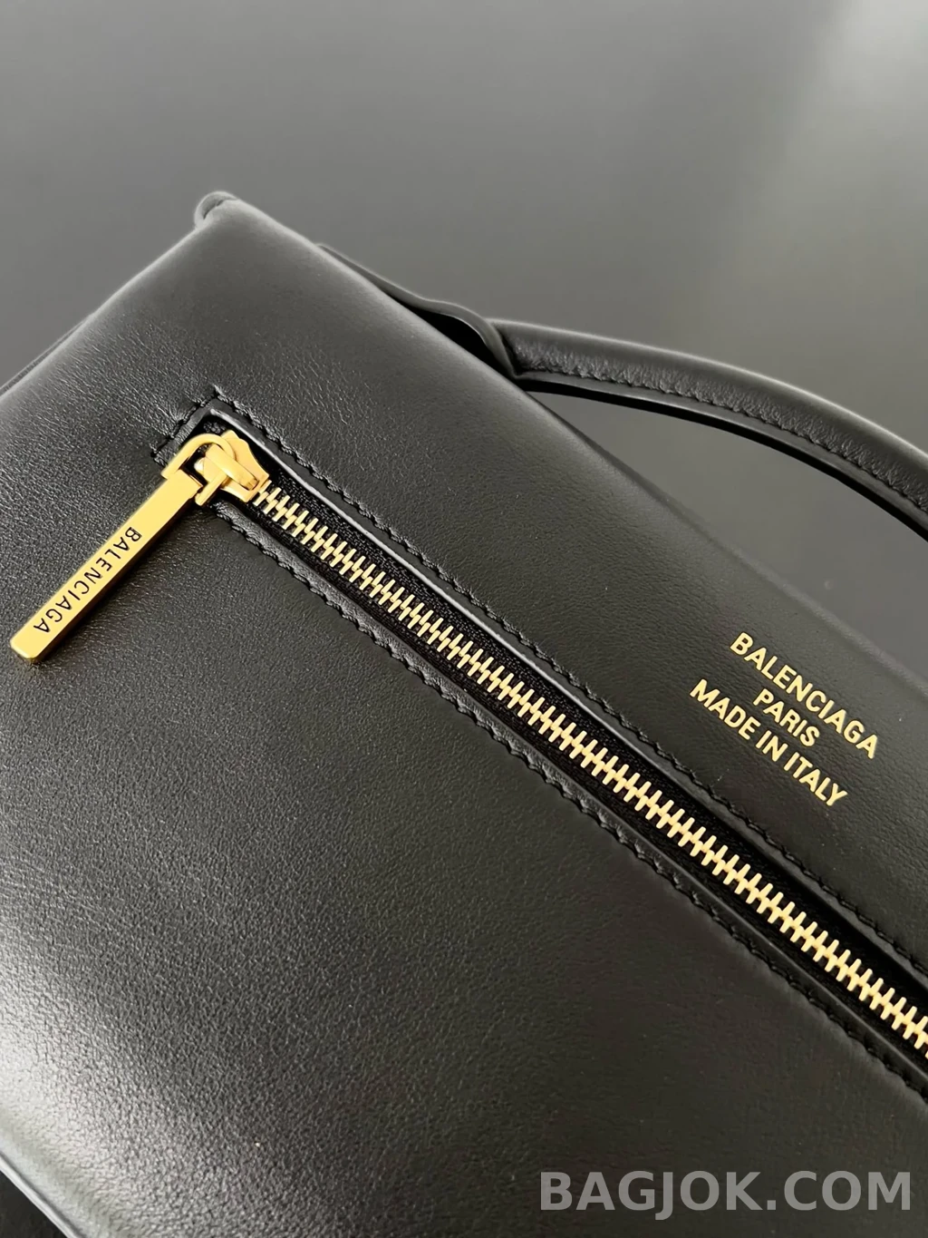 발렌시아가 Balenciaga 벨 에어 클러치 온 스트랩 스몰 상세 이미지