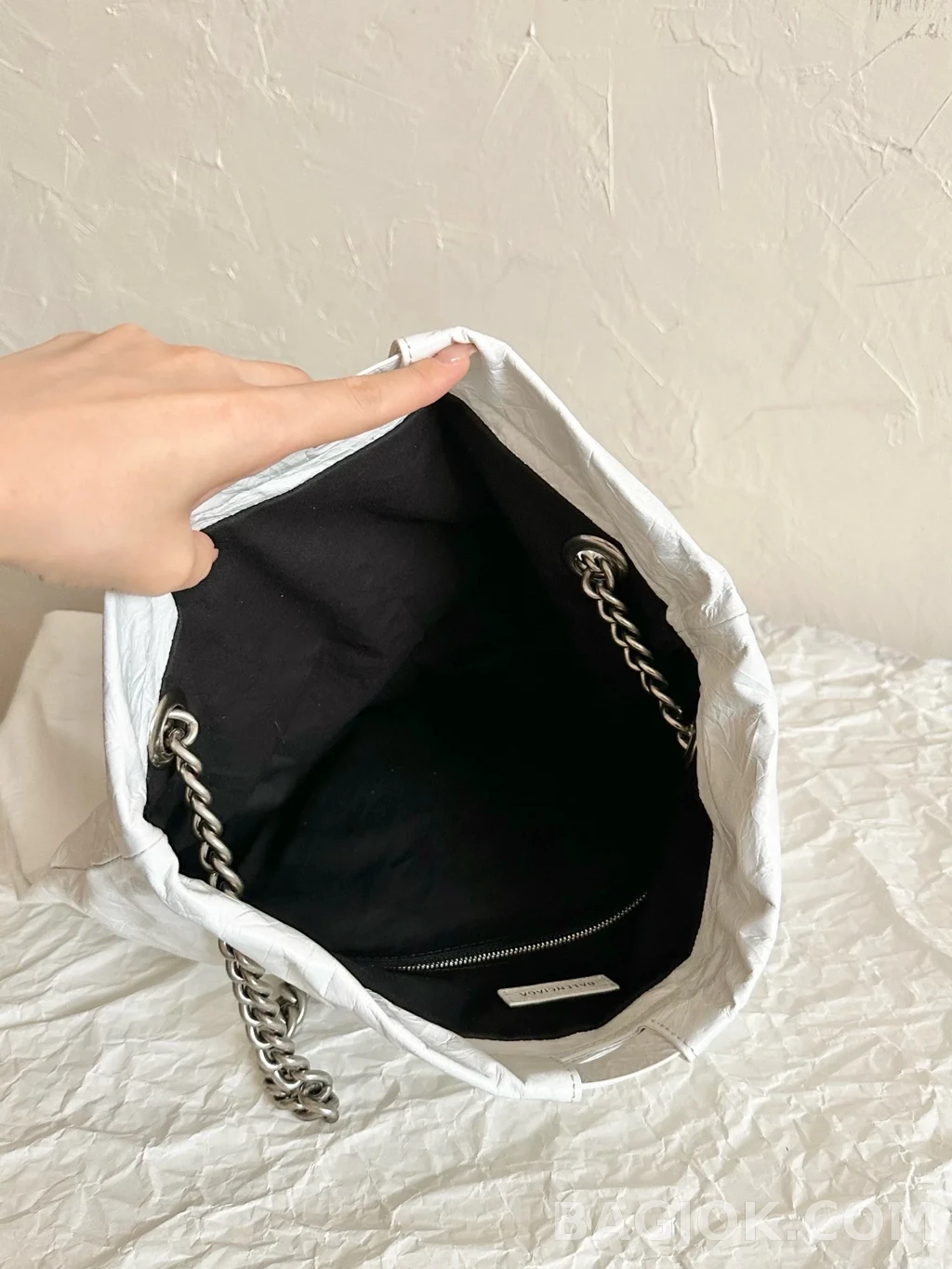 발렌시아가 Balenciaga 크러쉬 토트백 미디움 상세 이미지