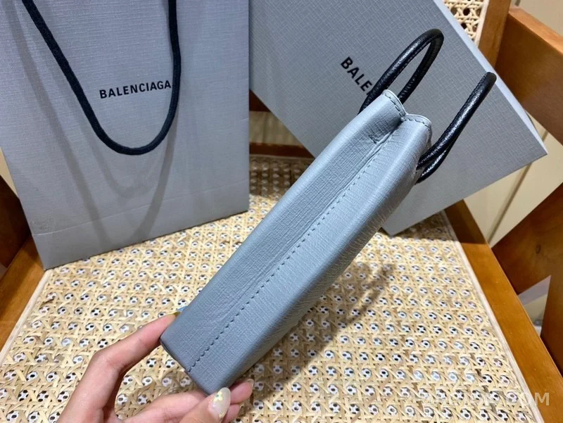 발렌시아가 Balenciaga 폰 홀더 미니 크로스백 상세 이미지