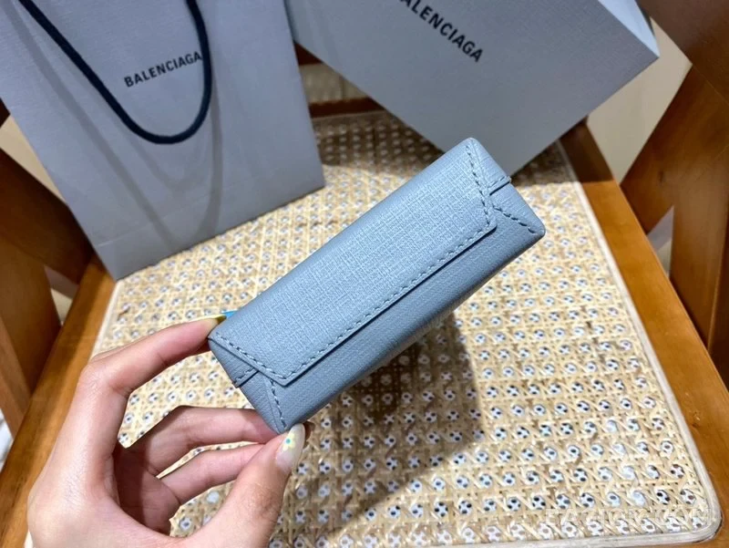 발렌시아가 Balenciaga 폰 홀더 미니 크로스백 상세 이미지
