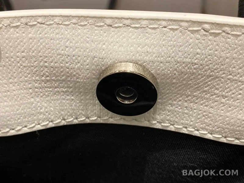 발렌시아가 Balenciaga 폰 홀더 미니 크로스백 상세 이미지