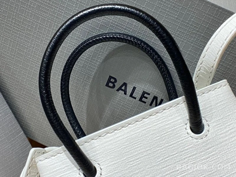 발렌시아가 Balenciaga 폰 홀더 미니 크로스백 상세 이미지