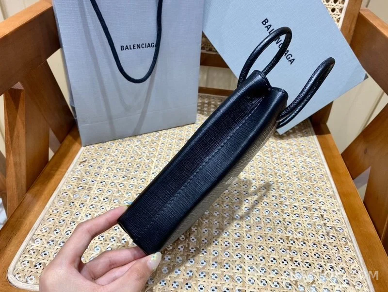 발렌시아가 Balenciaga 폰 홀더 미니 크로스백 상세 이미지