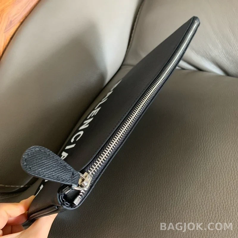 발렌시아가 Balenciaga 로고 클러치 상세 이미지