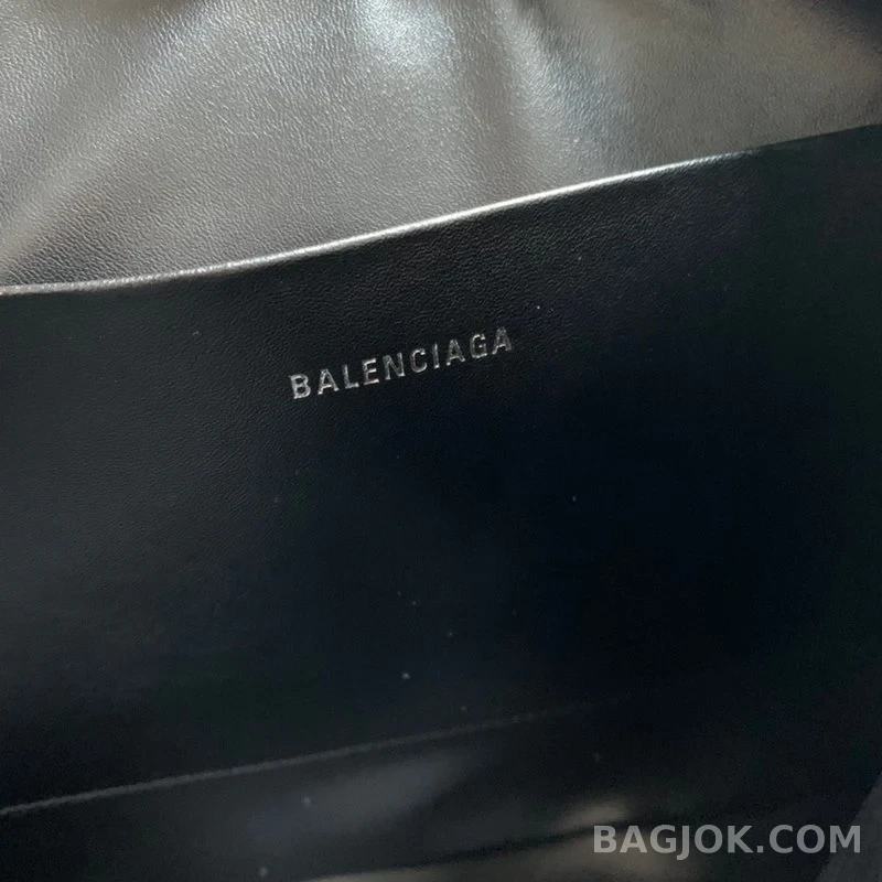 발렌시아가 Balenciaga 로고 클러치 상세 이미지