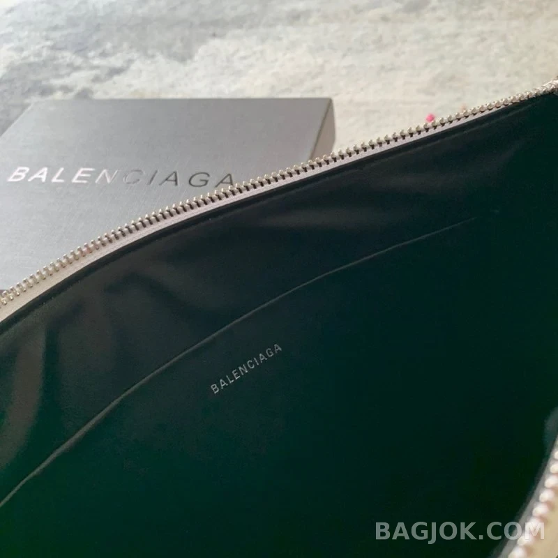 발렌시아가 Balenciaga 로고 클러치 상세 이미지