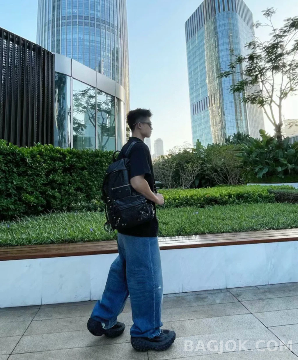 발렌시아가 Balenciaga 르 카골 백팩 상세 이미지