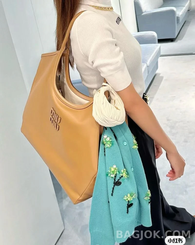 미우미우 MiuMiu 아이비백 라지 상세 이미지