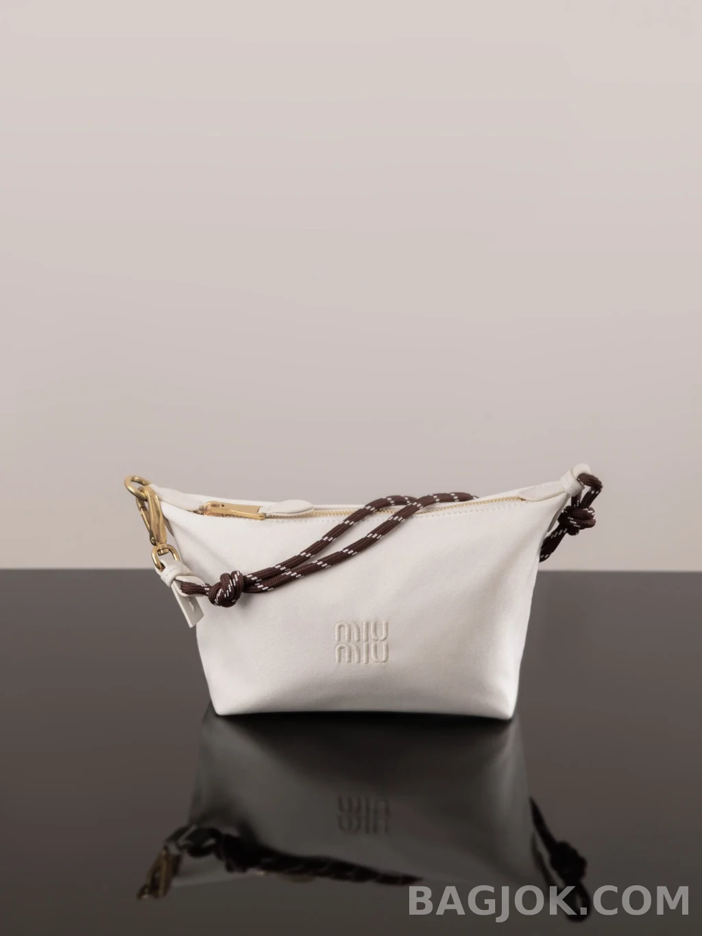 미우미우 MiuMiu 개버딘 파우치 상세 이미지
