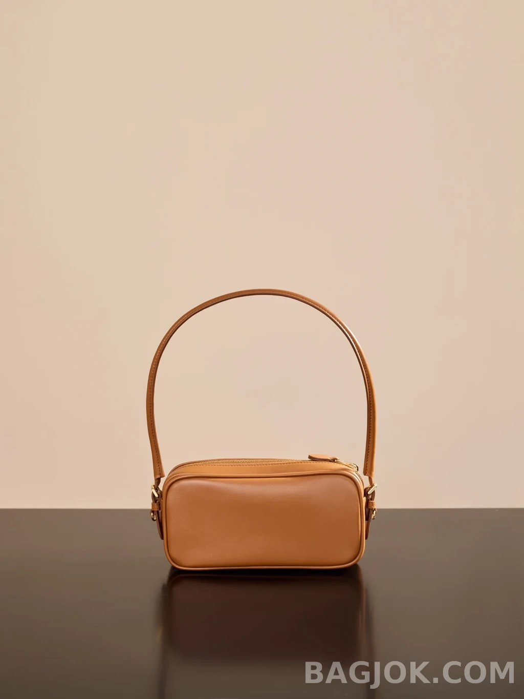 미우미우 MiuMiu 가죽 파우치 상세 이미지