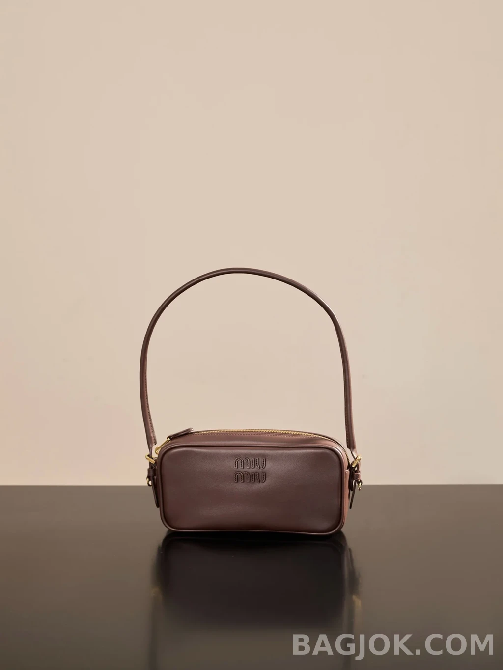 미우미우 MiuMiu 가죽 파우치 상세 이미지