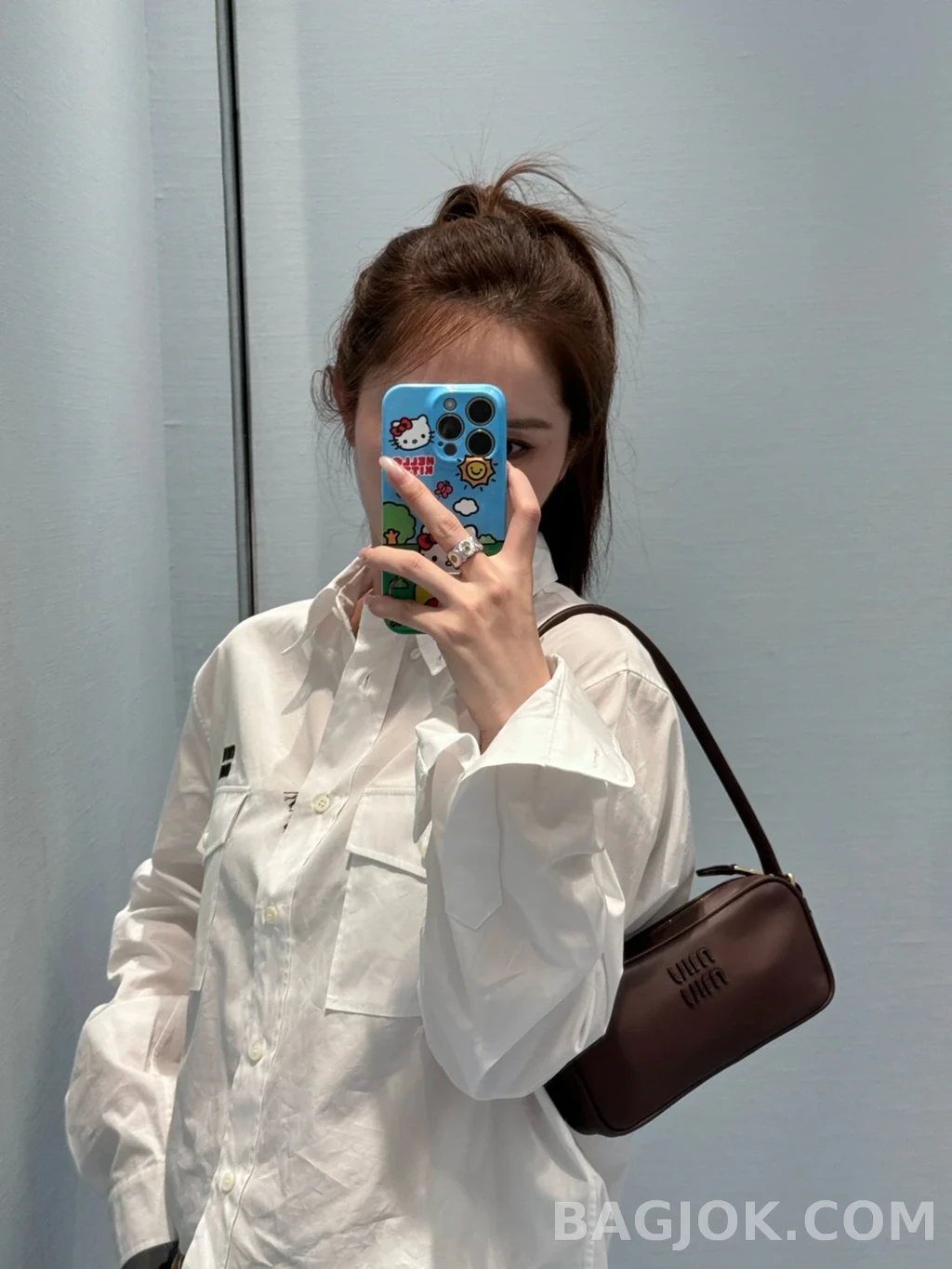 미우미우 MiuMiu 가죽 파우치 상세 이미지