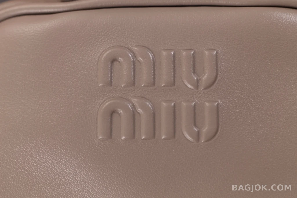 미우미우 MiuMiu 아르카디 마이크로 백 상세 이미지