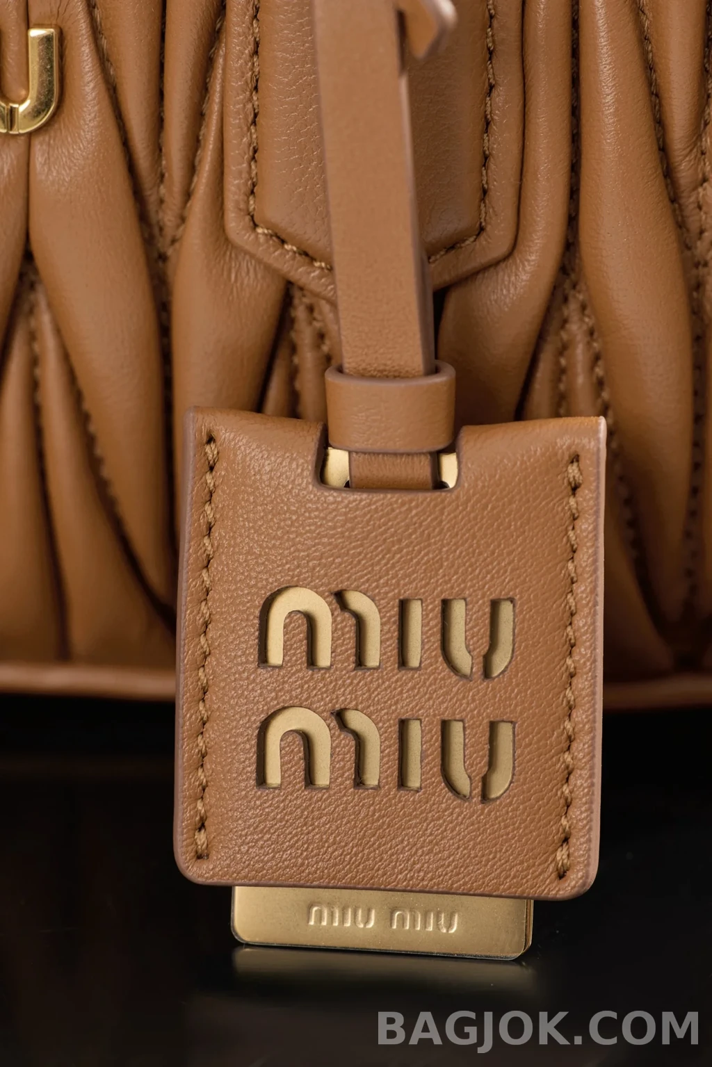 미우미우 MiuMiu 아르카디 마테라쎄 나파 스몰 레더 백 상세 이미지