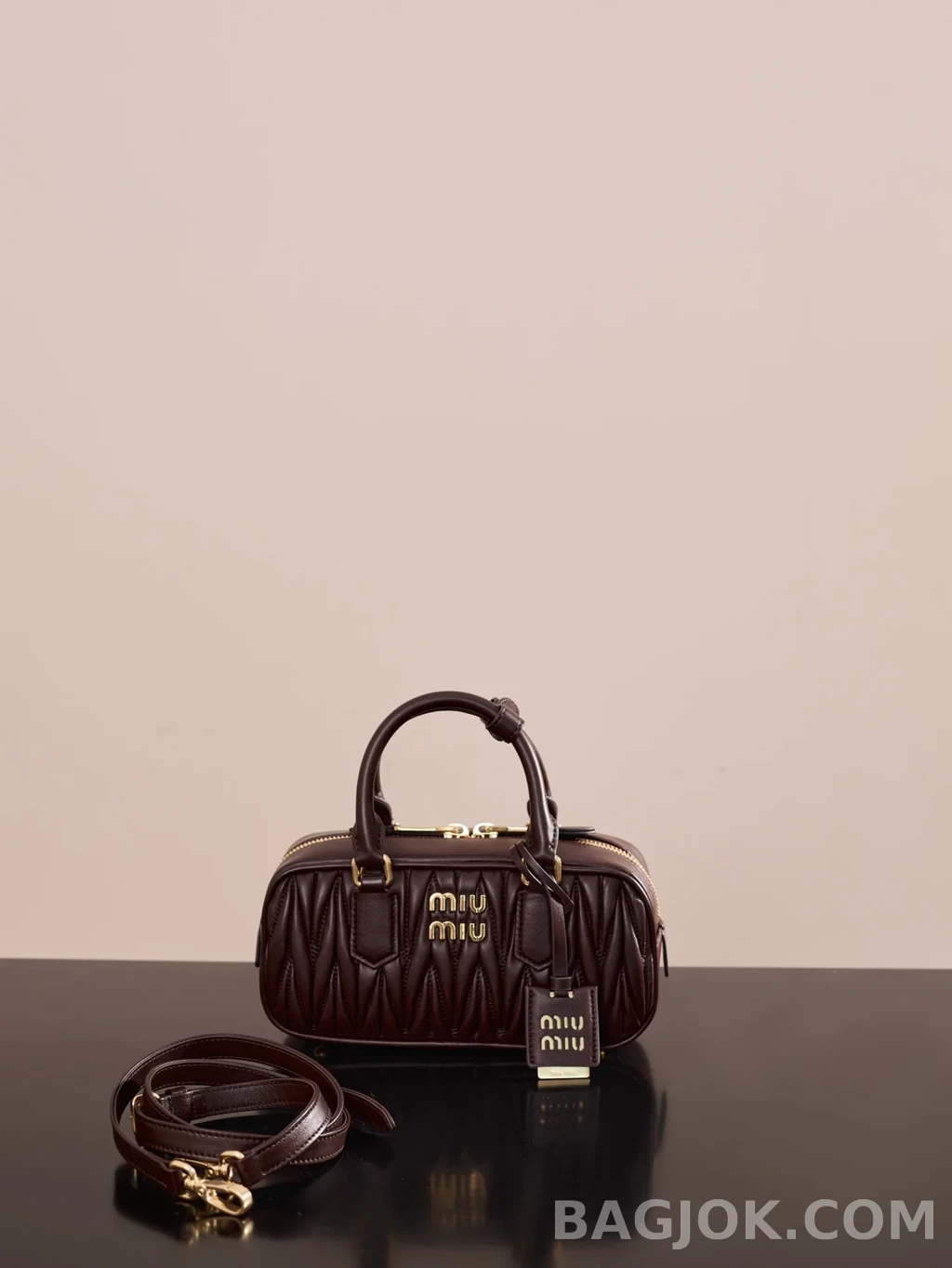 미우미우 MiuMiu 아르카디 마테라쎄 나파 스몰 레더 백 상세 이미지
