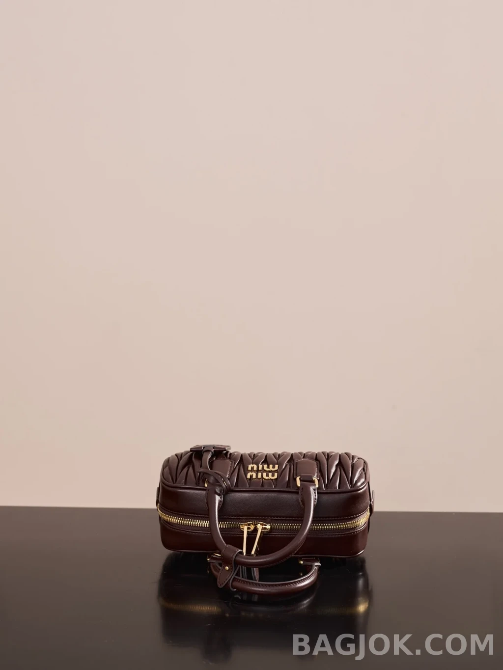 미우미우 MiuMiu 아르카디 마테라쎄 나파 스몰 레더 백 상세 이미지