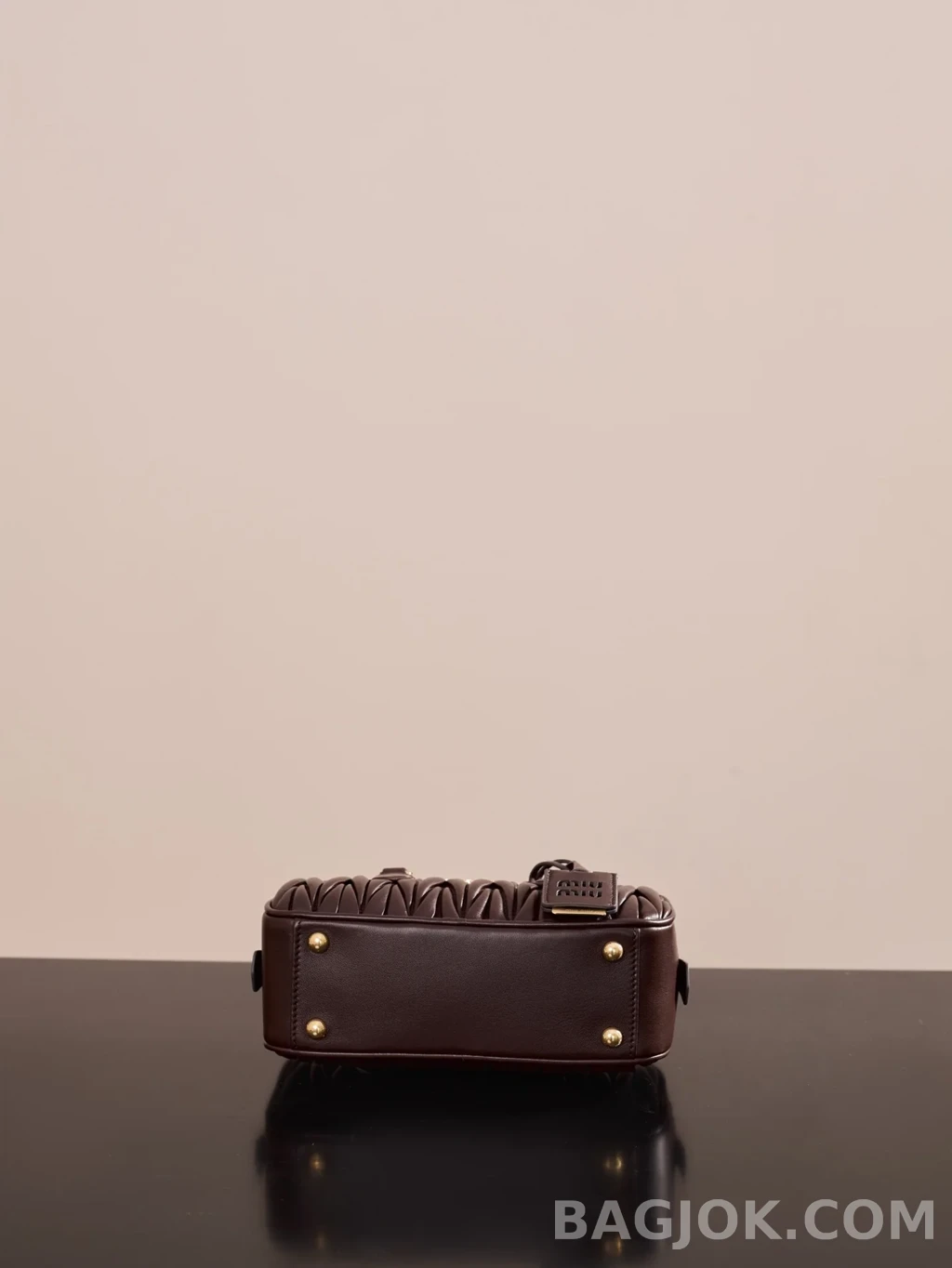 미우미우 MiuMiu 아르카디 마테라쎄 나파 스몰 레더 백 상세 이미지