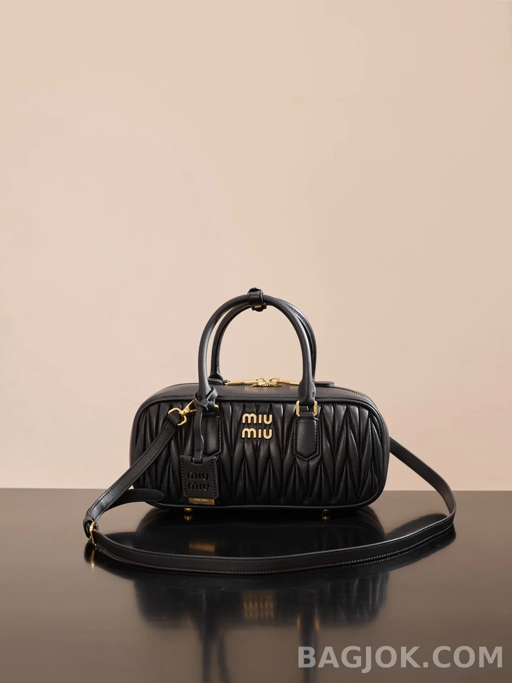 미우미우 MiuMiu 아르카디 마테라쎄 나파 미디움 레더 백 상세 이미지