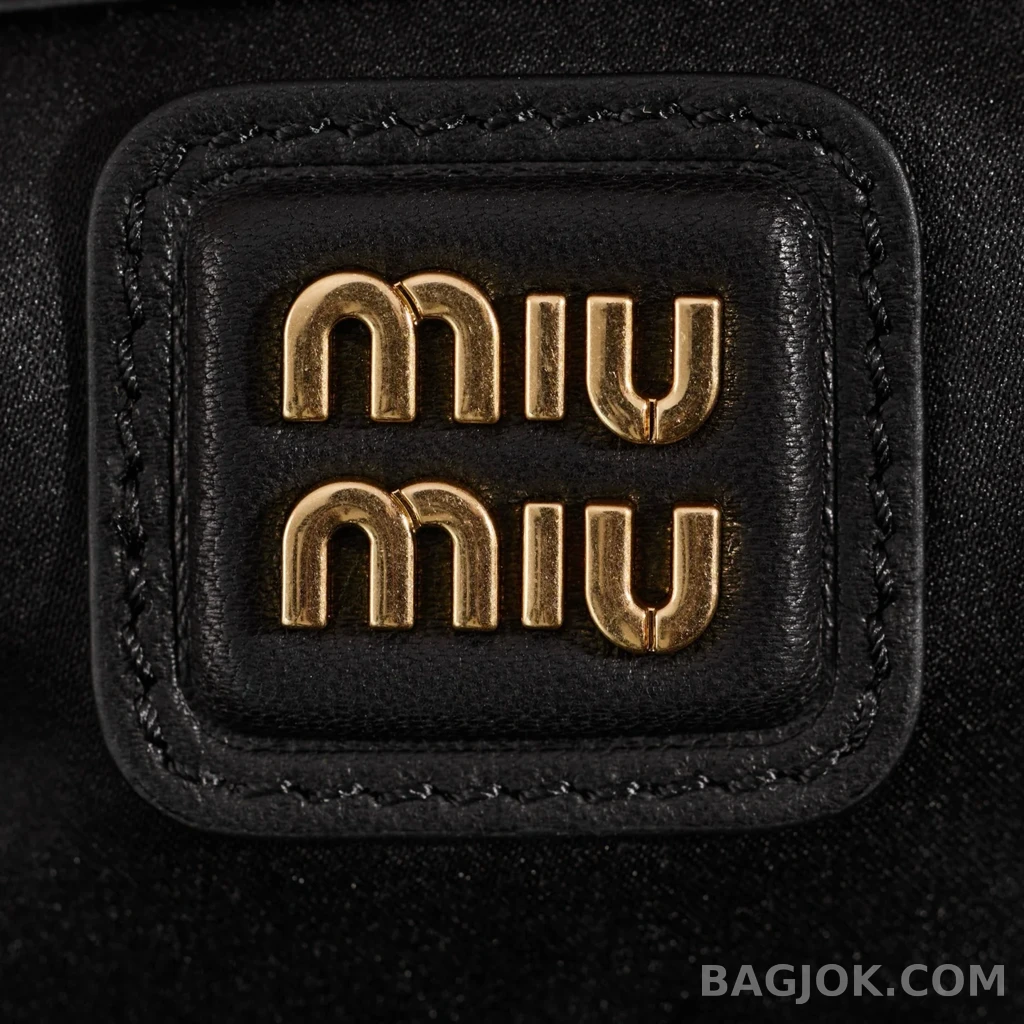 미우미우 MiuMiu 아르카디 마테라쎄 나파 미디움 레더 백 상세 이미지