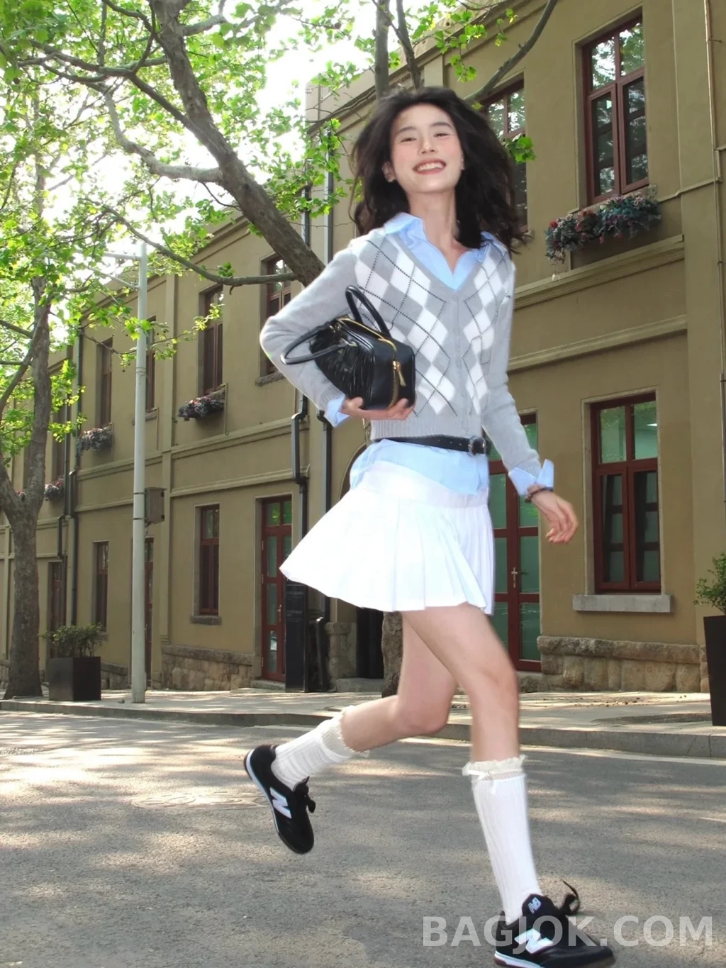 미우미우 MiuMiu 아르카디 마테라쎄 나파 미디움 레더 백 상세 이미지