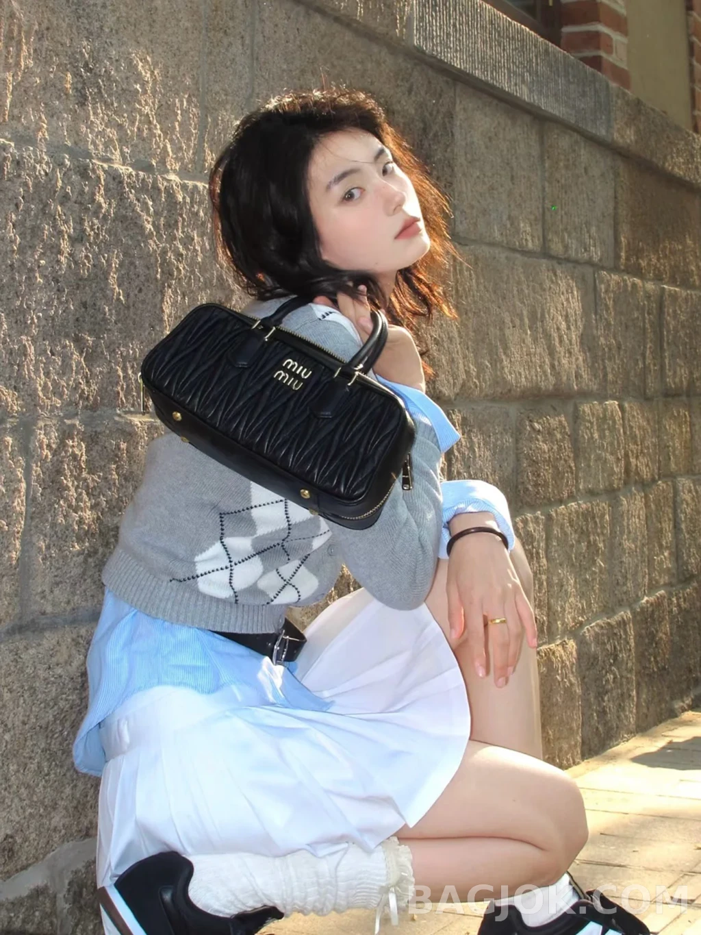 미우미우 MiuMiu 아르카디 마테라쎄 나파 미디움 레더 백 상세 이미지