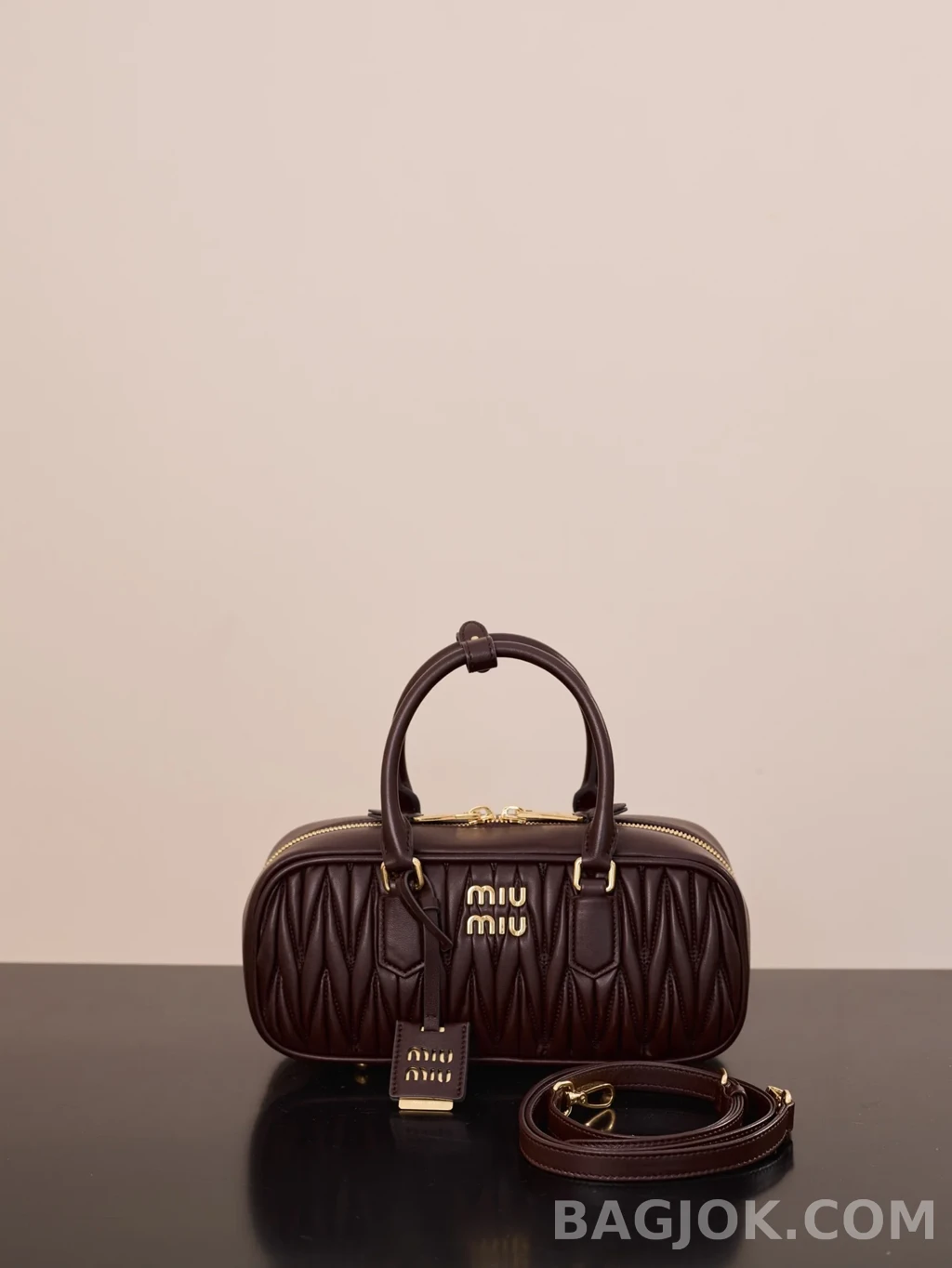 미우미우 MiuMiu 아르카디 마테라쎄 나파 미디움 레더백 상세 이미지