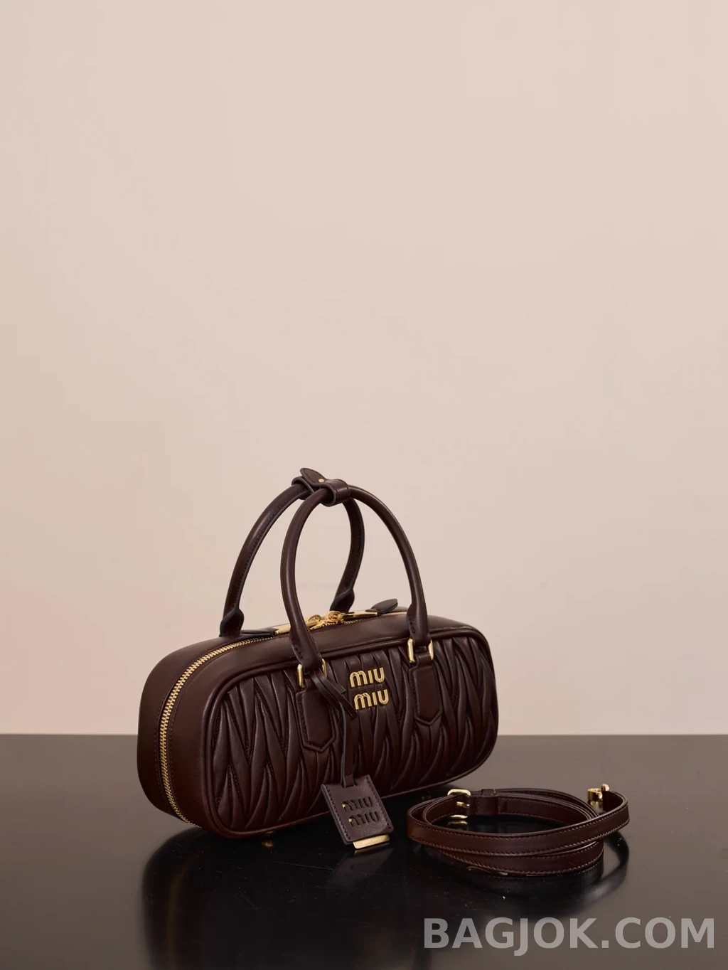 미우미우 MiuMiu 아르카디 마테라쎄 나파 미디움 레더백 상세 이미지
