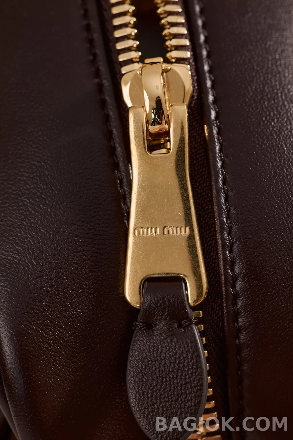 미우미우 MiuMiu 아르카디 마테라쎄 나파 미디움 레더백 상세 이미지