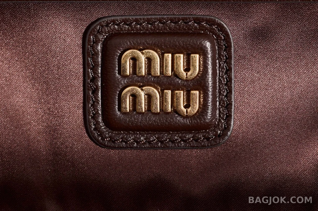 미우미우 MiuMiu 아르카디 마테라쎄 나파 미디움 레더백 상세 이미지